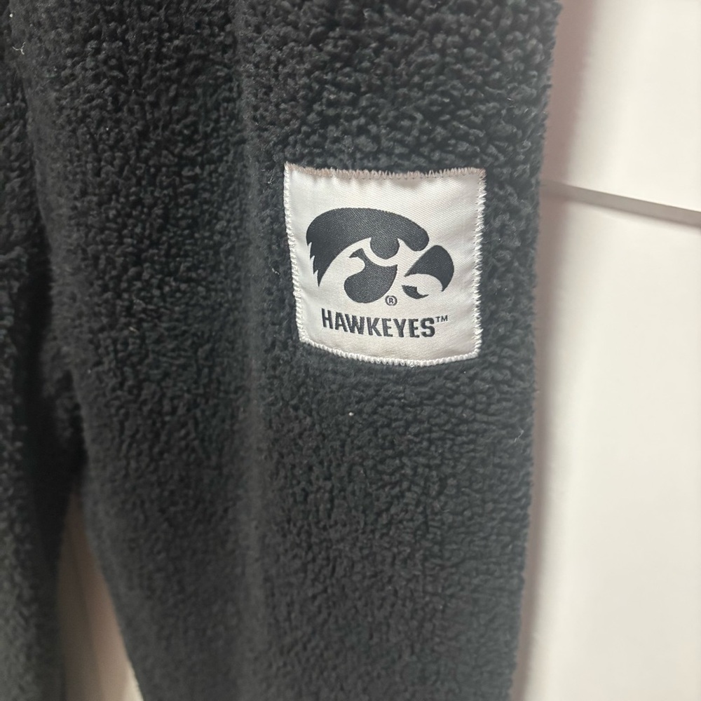 Men’s Iowa Hawkeyes Sherpa fleece jogger sweatpants black medium 32/34